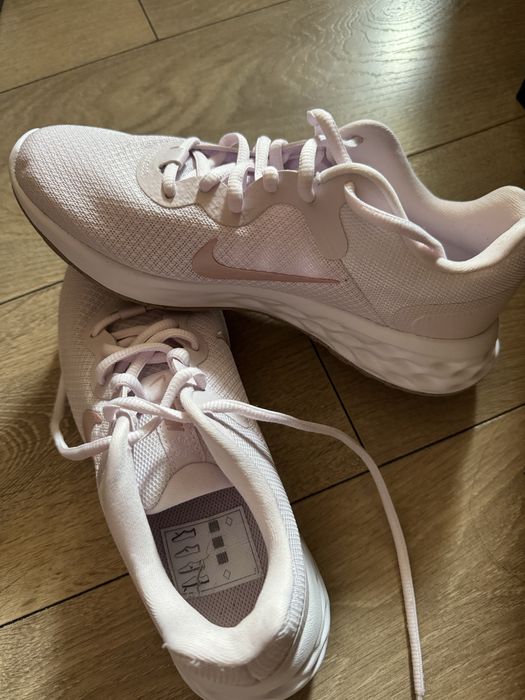 Дамски маратонки Nike