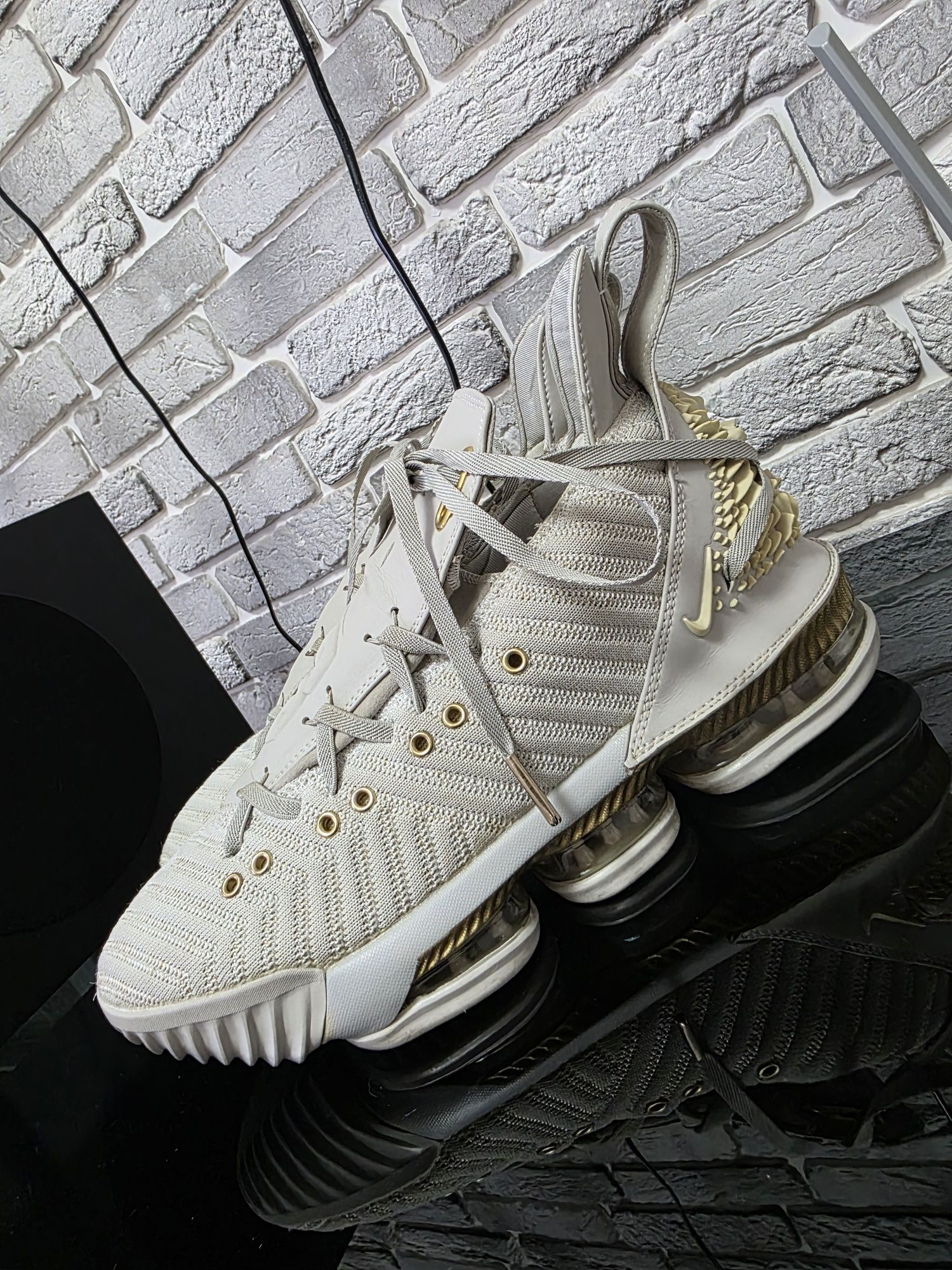 Оригинальные кроссы Nike Lebron