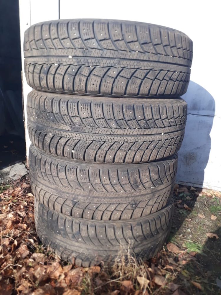 Продам шины зимние 185.60.R15