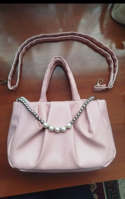 Sumka sotiladi uzun iladigani bilan