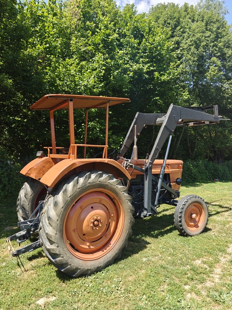 Fiat 670 cu încărcător frontal