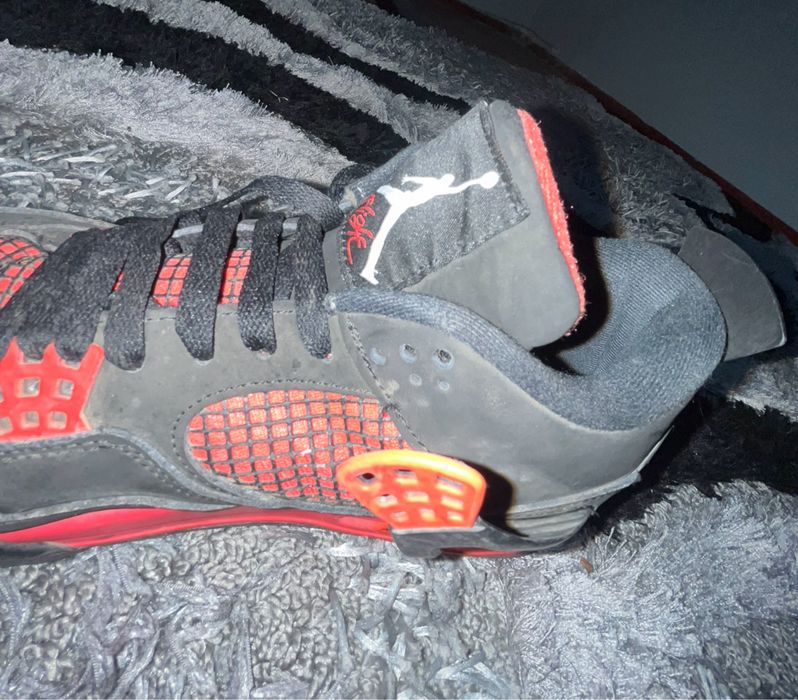 Jordan 4 red thunder
