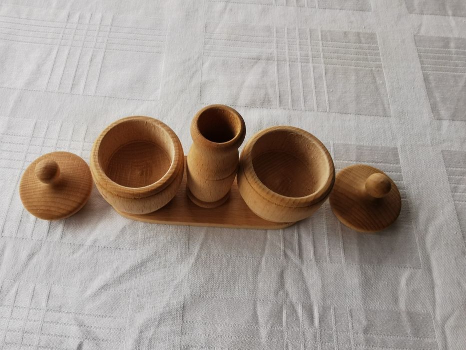 дървена солничка чка