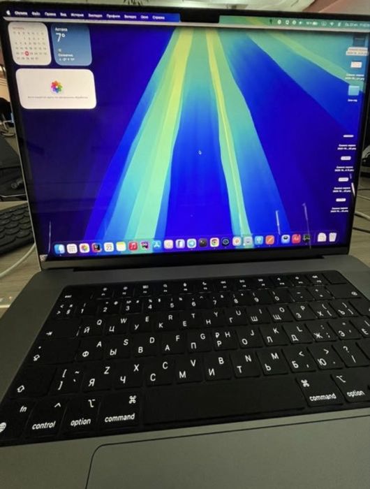 Продам MacBook pro 16