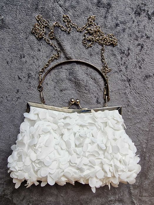 Gentuta umar cu flori dantela