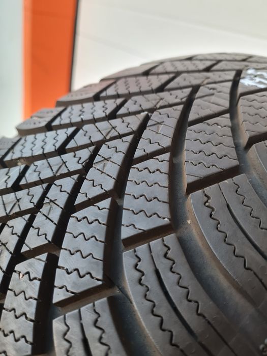 Зимни гуми 2 броя NEXEN WinGuard 195 60 R16 дот 2421