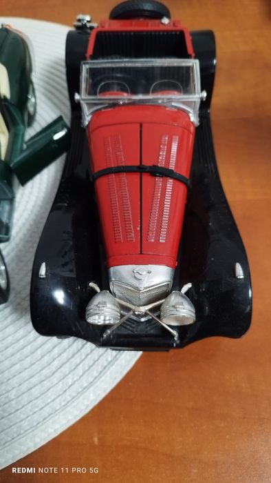 Mașinuțe Machete Burago  scara 1/18