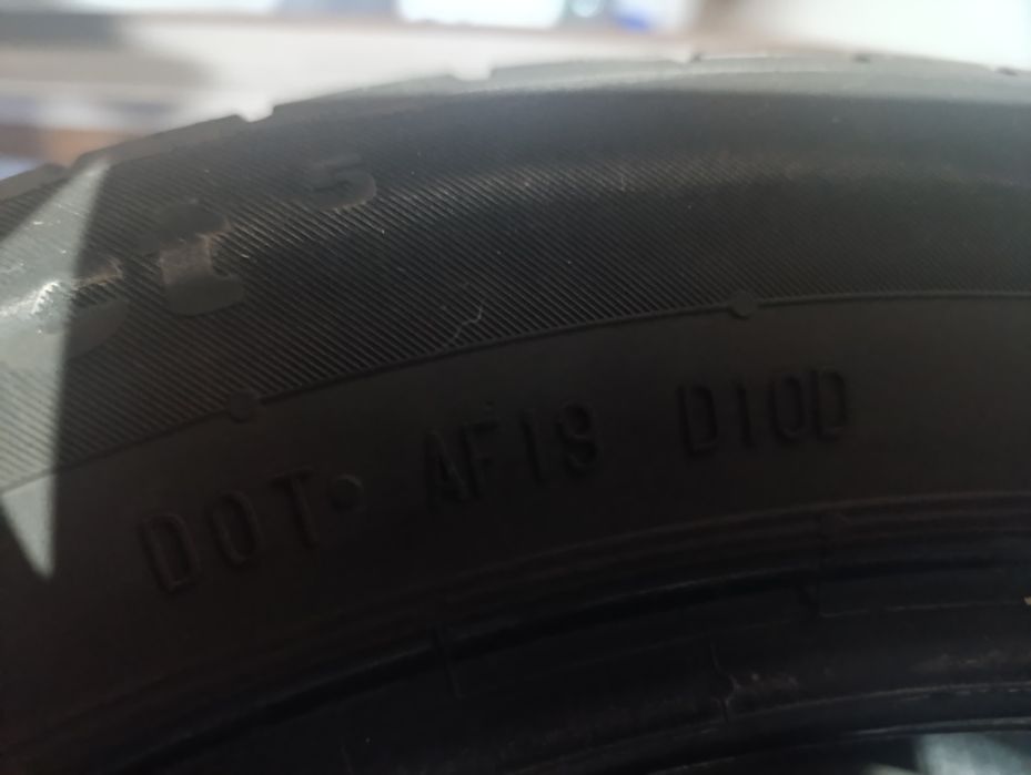 Vând sau schimb anvelope marca Continental