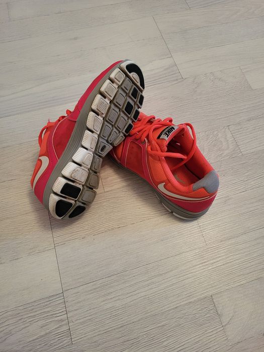 Adidași damă Nike training