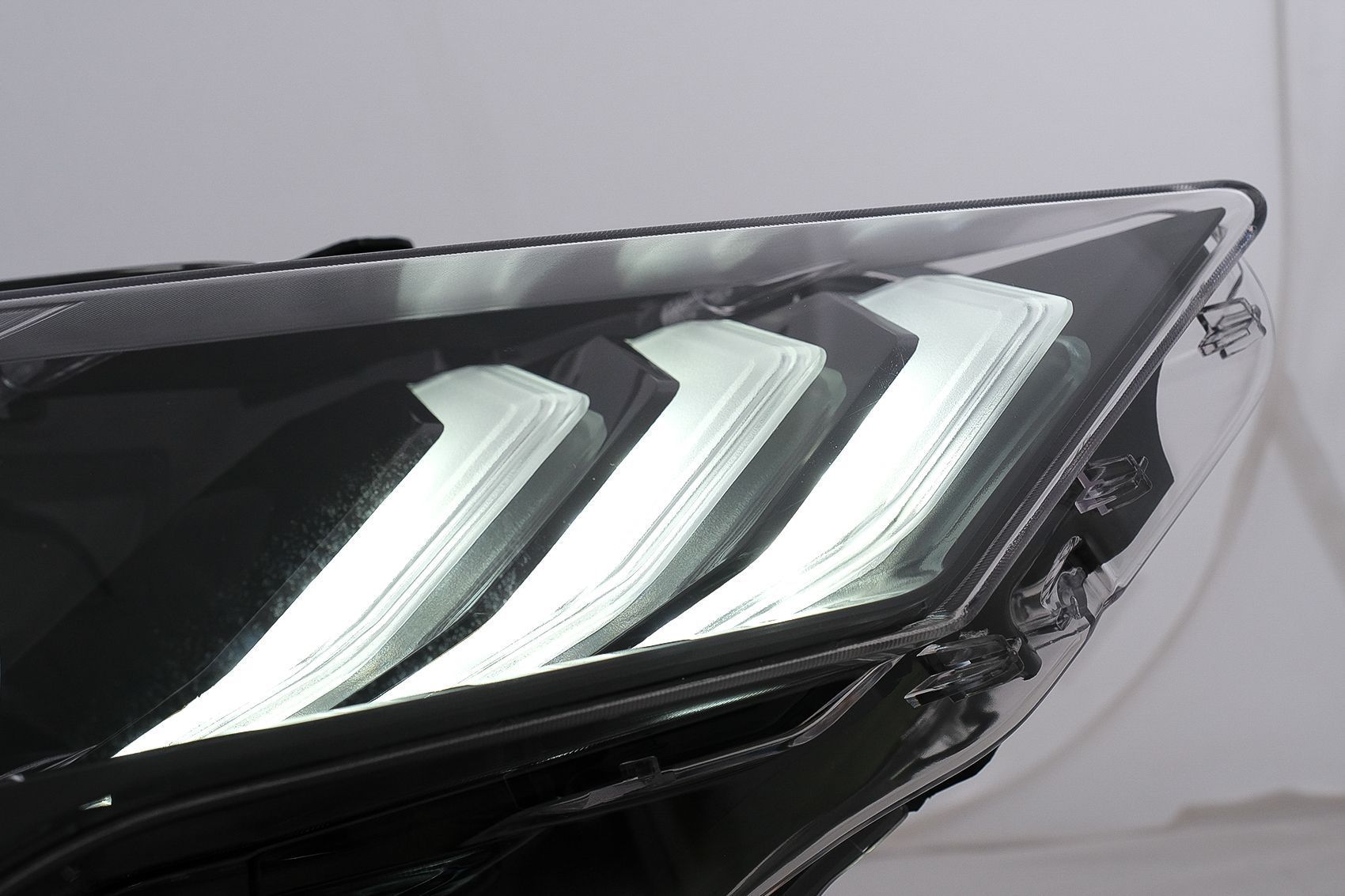 Faruri LED compatibil cu Ford Mustang Facelift (2018-2023) Negru Semna