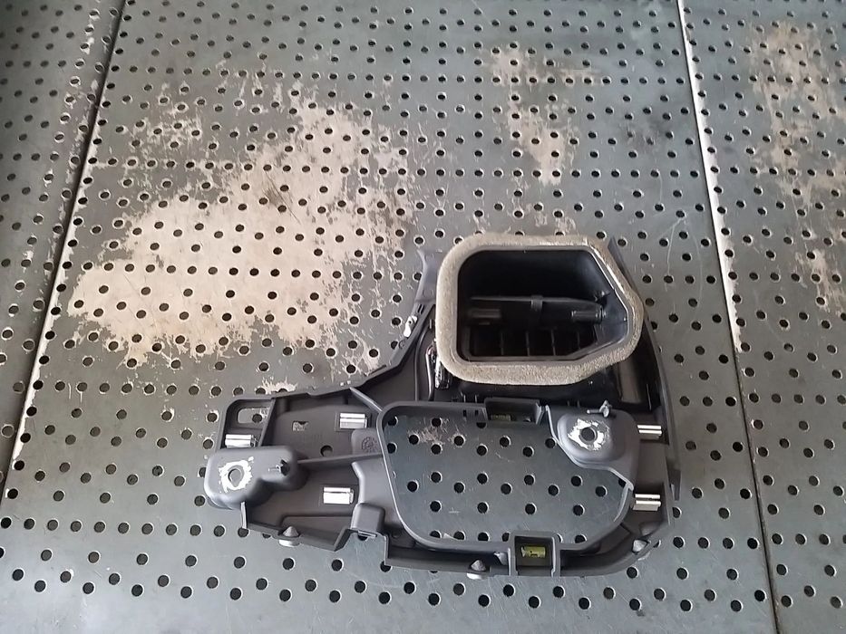 Grila ventilatie bord stanga audi a4 b9 8w 8w1820901