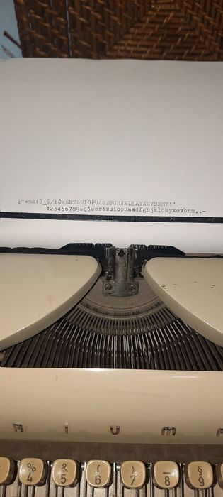 Mașină de scris Triumph Gabrielle impecabilă