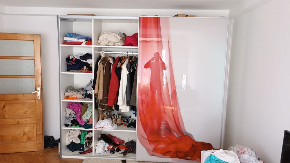 Vând dulap dormitor