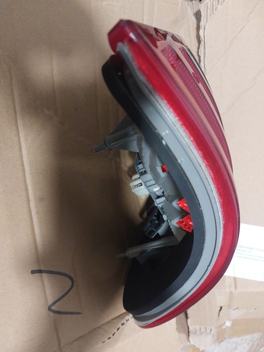 Десен външен стоп E klass W 211 kombi