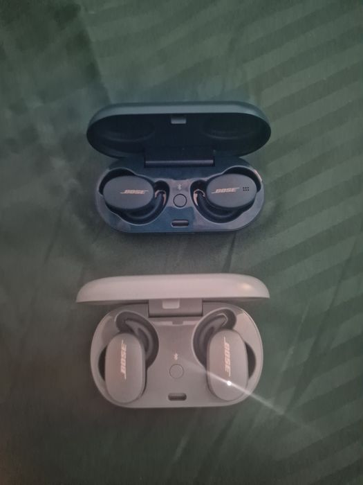 Vand casti bosse fără fir noi.