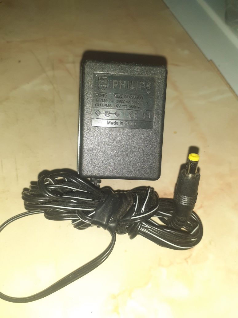 Incarcator alimentator philips 9v 0.3A