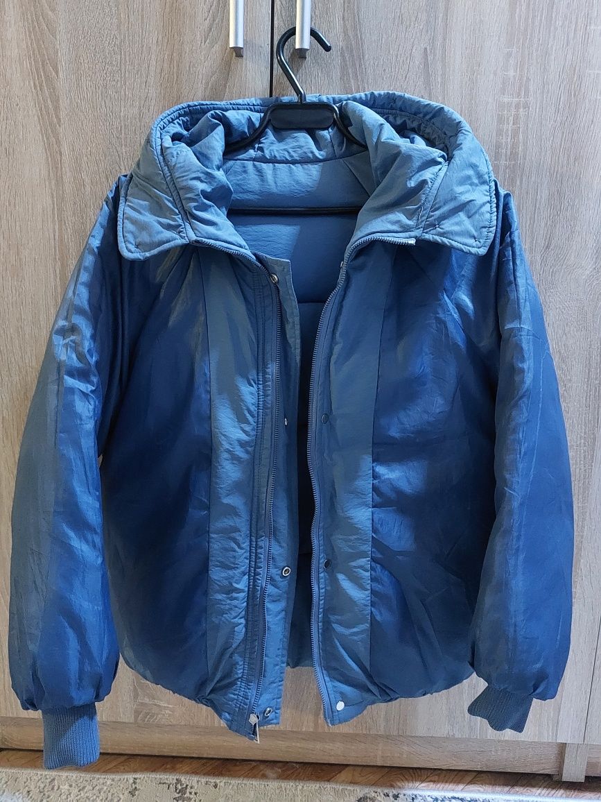 Продам зимнюю куртку с искусственным мехом. г.Петропавловск