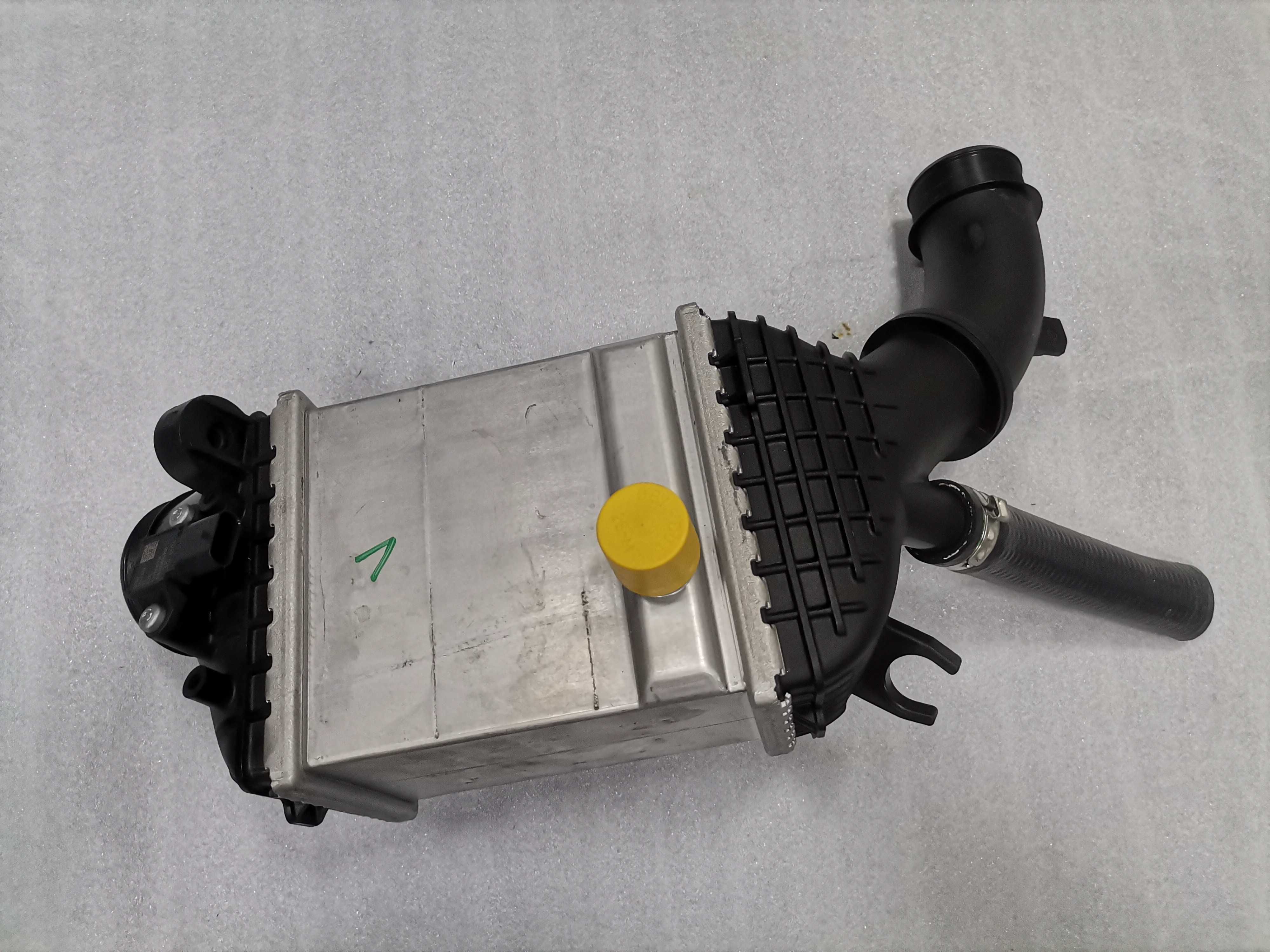 Нов 7852406 Интеркулер BMW F90 M5 F91 F92 F93 M8 F95 X5M F96 1-4 CYL