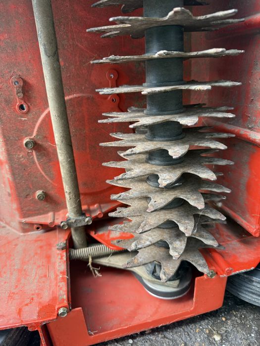 Scarificator gazon benzina si cositoare SABO profesionala