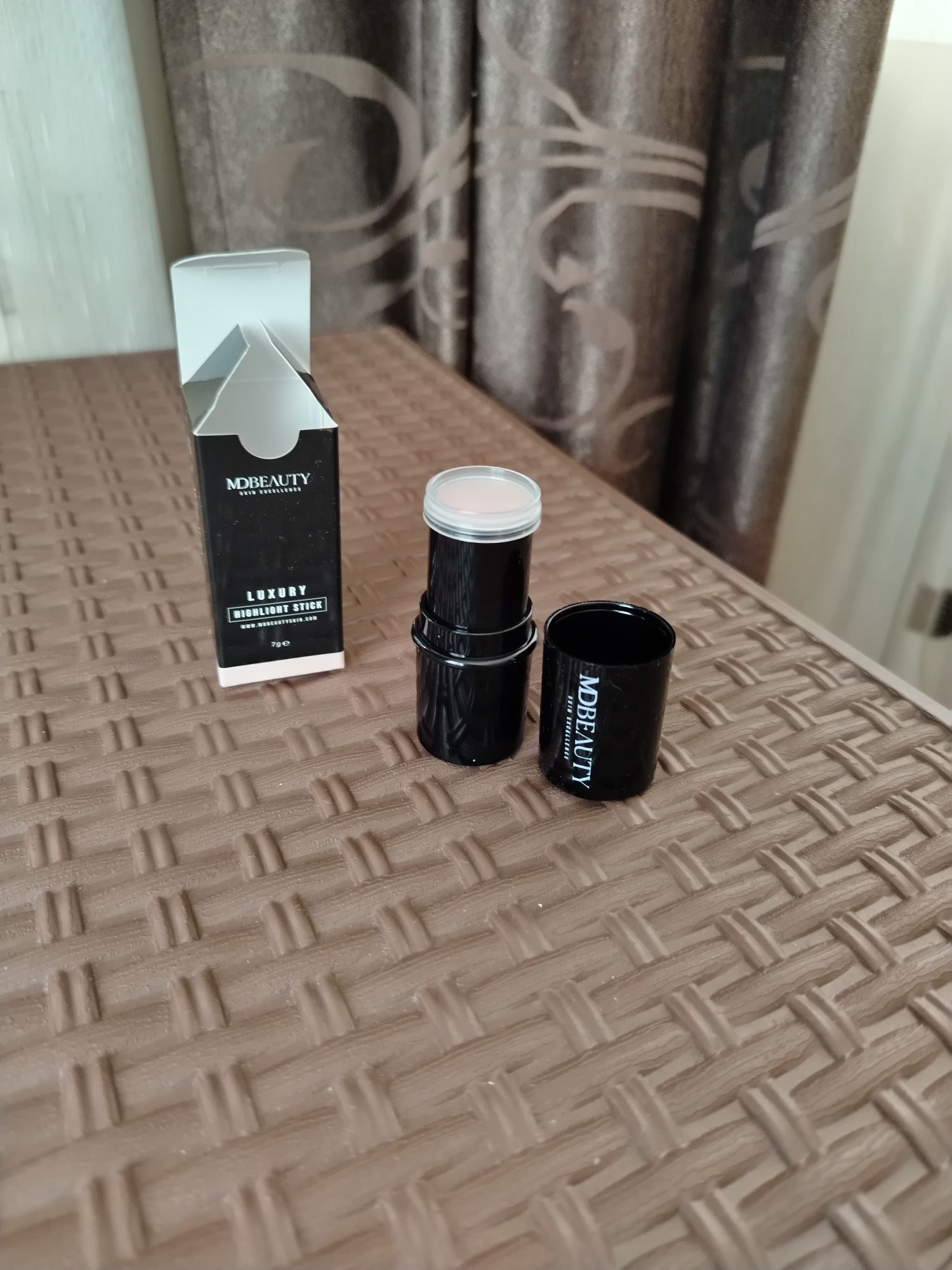 MD BEAUTY Luxury Highlight Stick