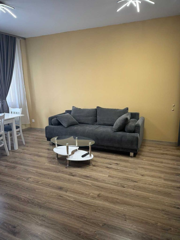 Дава се под наем Двустаен апартамент в Бургас, Славейков - 80 кв.м за 600 € - Снимка #8