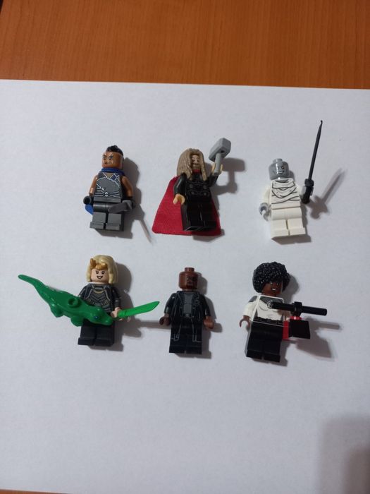 Vând/schimb mini figurina Lego