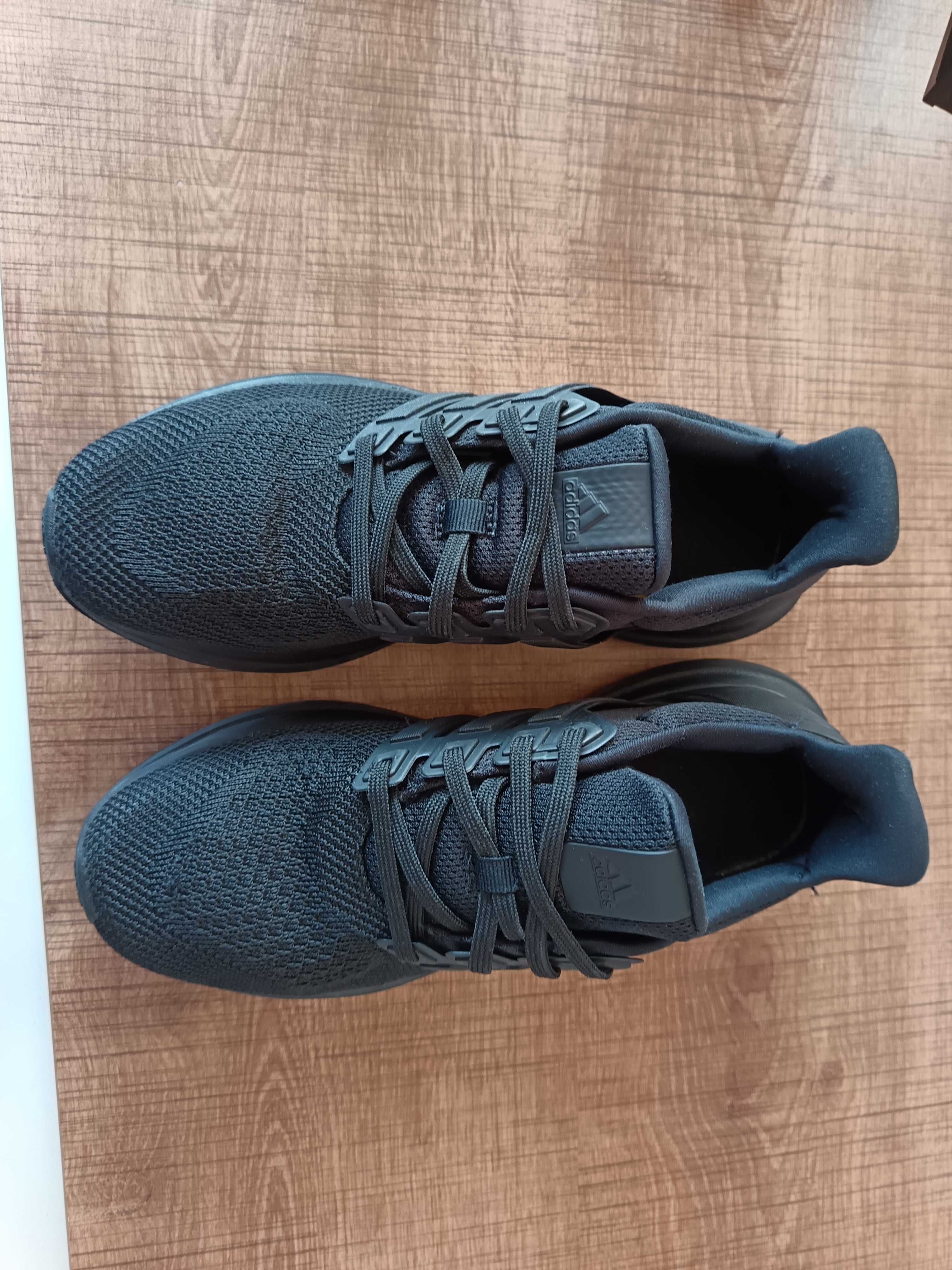 Продавам маратонки Adidas