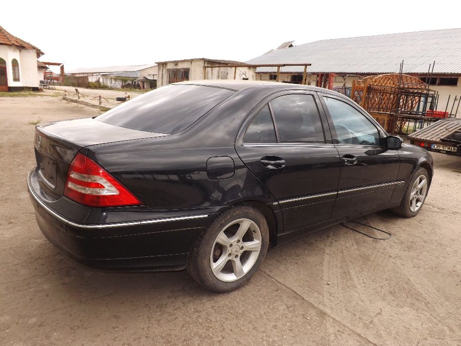 Dezmembrez MERCEDES C220/C270/C180 W203 2002 interior c class