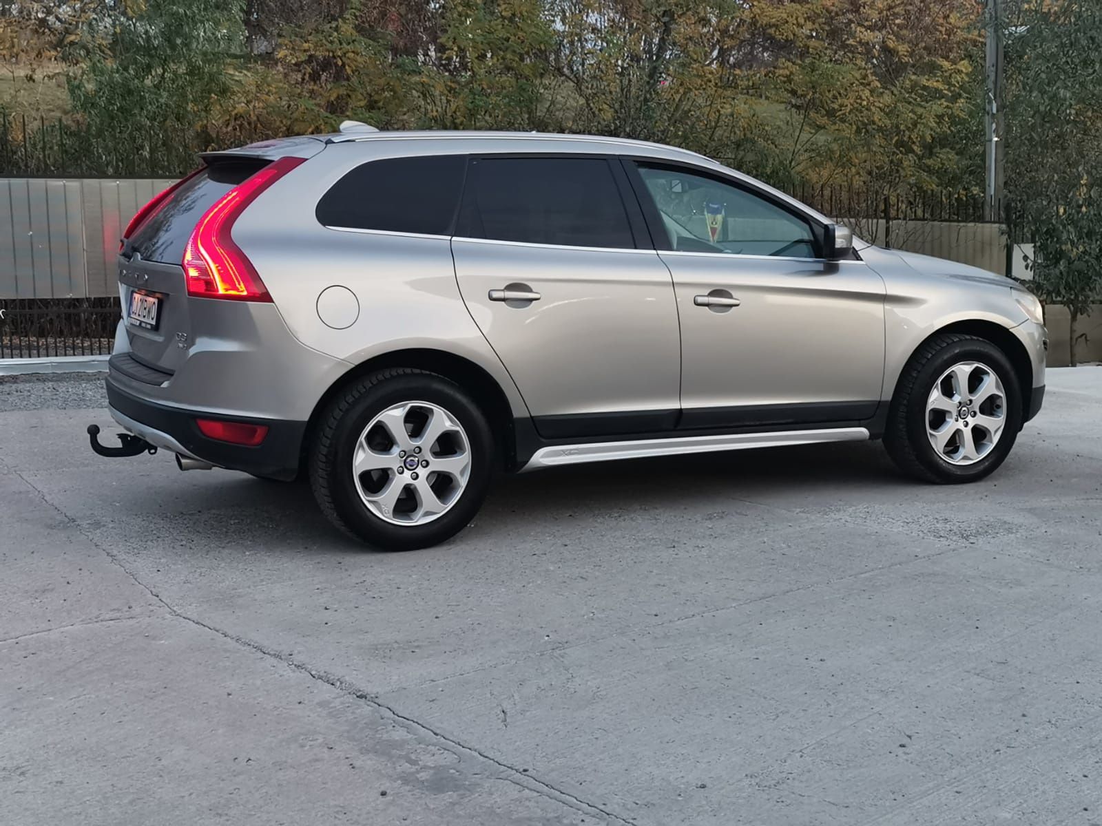 Vând Volvo XC 60