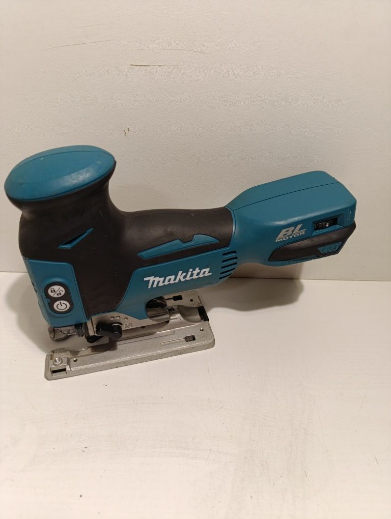 Circular pendular Makita DJV181