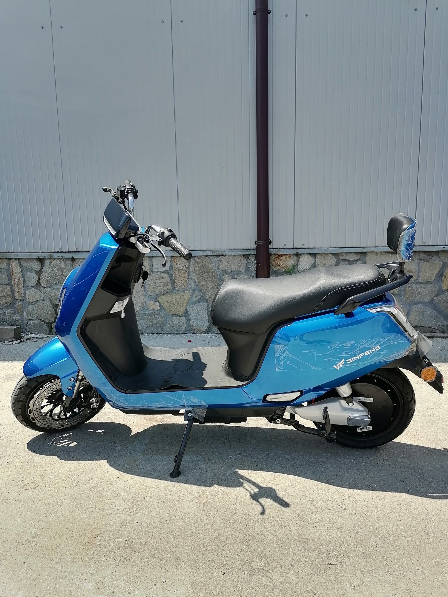 Електрически скутер син модел ZB-S-2000W мотор и