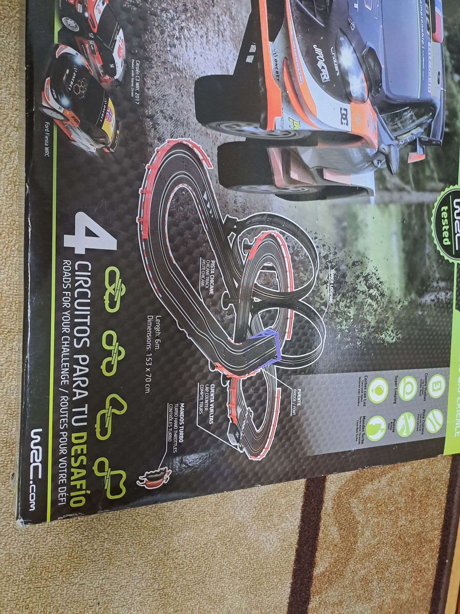 Писта WRC с четири варианта и две коли