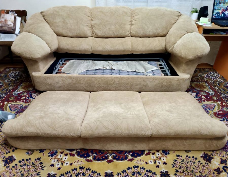 Комплект мека мебел – разтегателен диван + 2 фотьойла + 2 табуретки