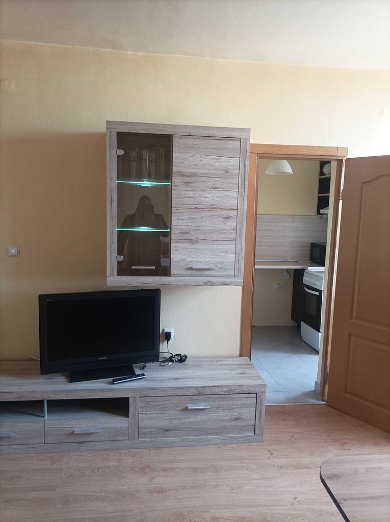 Дава се под наем Двустаен апартамент в Пловдив, Изгрев - 50 кв.м за 255 € - Снимка #3