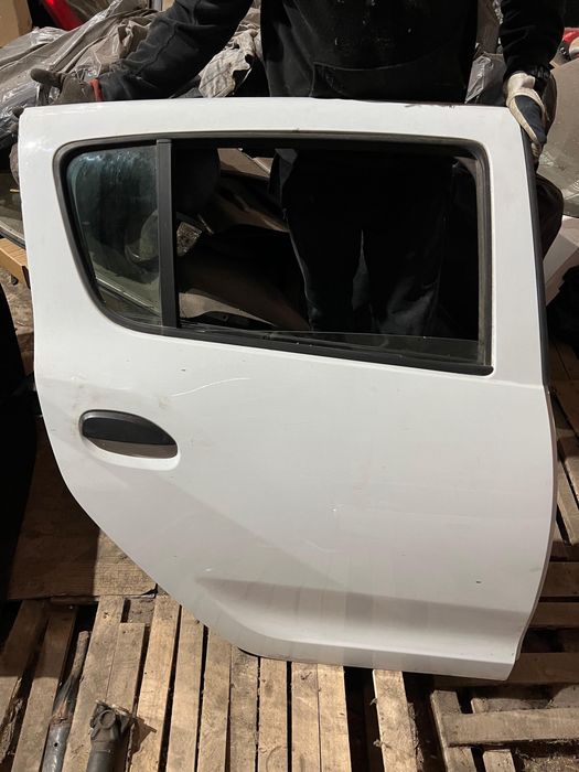 Portiere dacia sandero stanga/dreapta