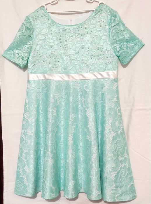 Платье нарядное на девочку