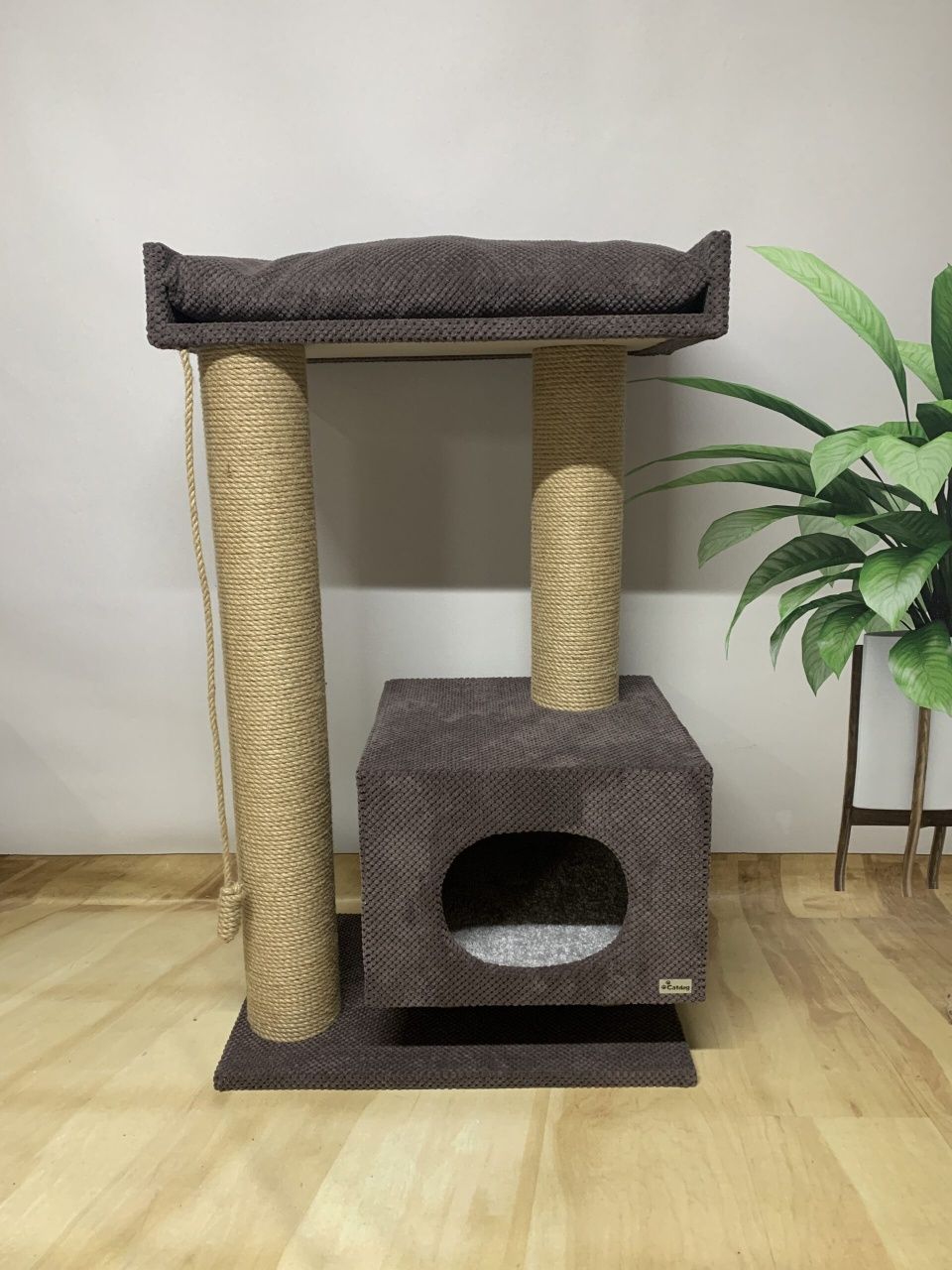 Домик для кошек. Дом для кота. Когтеточка
