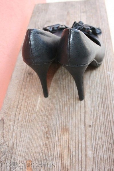 Ново! 39 номер черни елегантни обувки – внос Италия