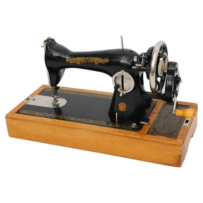 Швейная машина (Ручная, СССР)