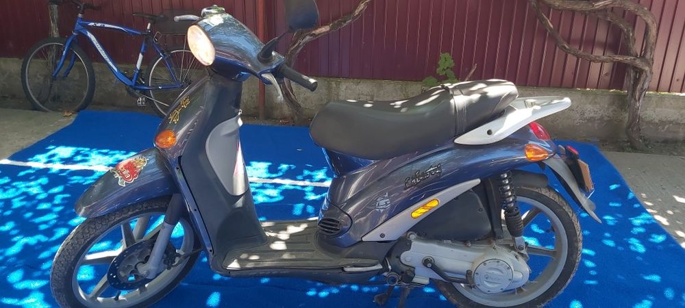 Vând scuter Piaggio