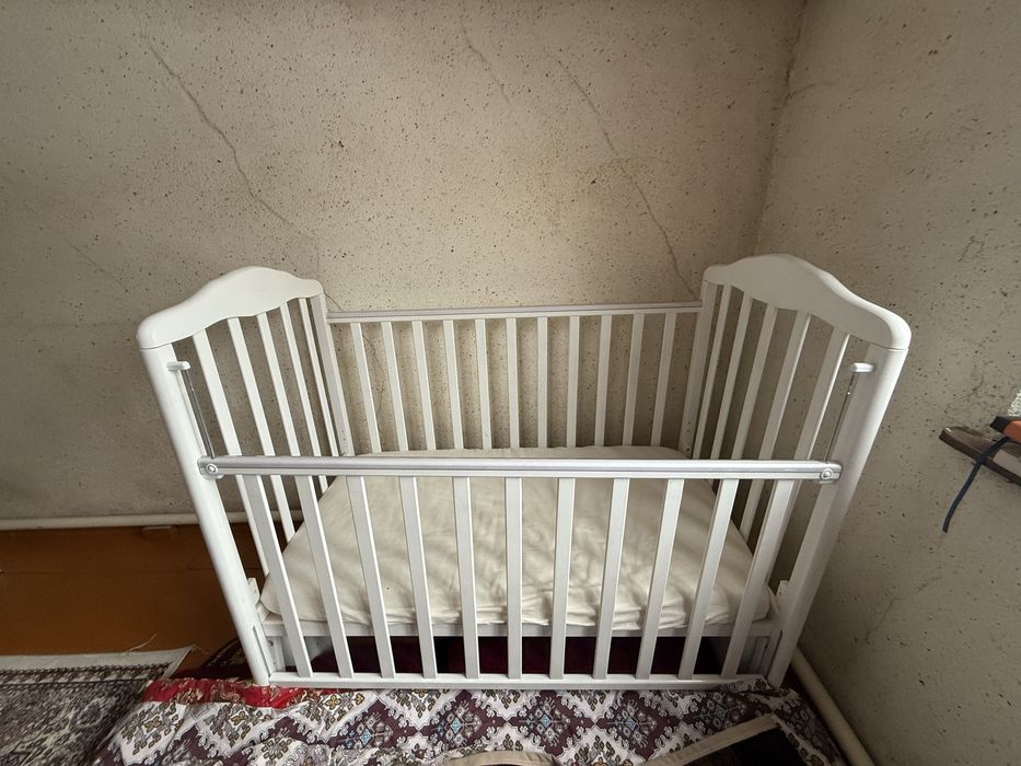 Детская кровать в хорошем состоянии