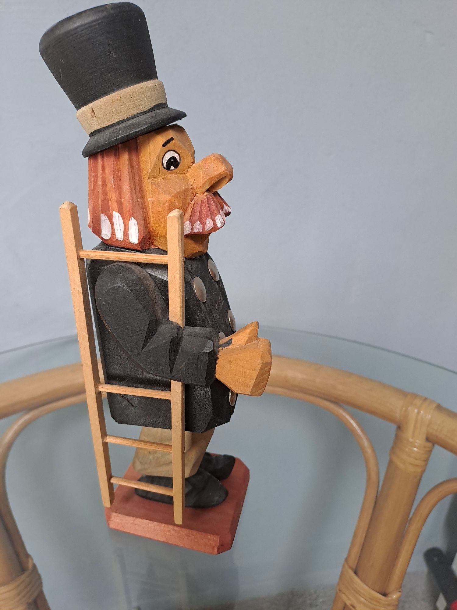 Издълбана рисувана ЛЕШНИКОТРОШАЧКАТА -коминочистач Шапка Цилиндър