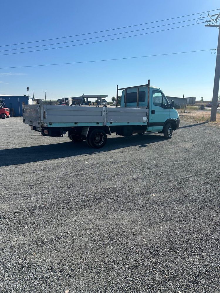 Vand Iveco 35c 15 dailt cu lada
