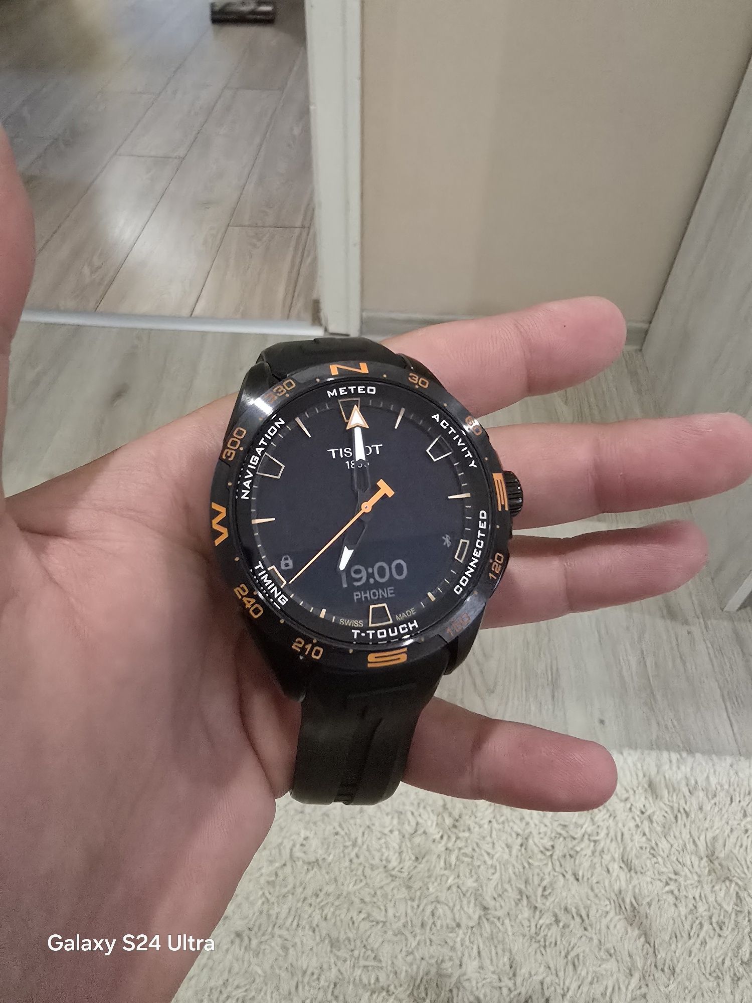 Часовник Tissot T-Touch Connect Solar