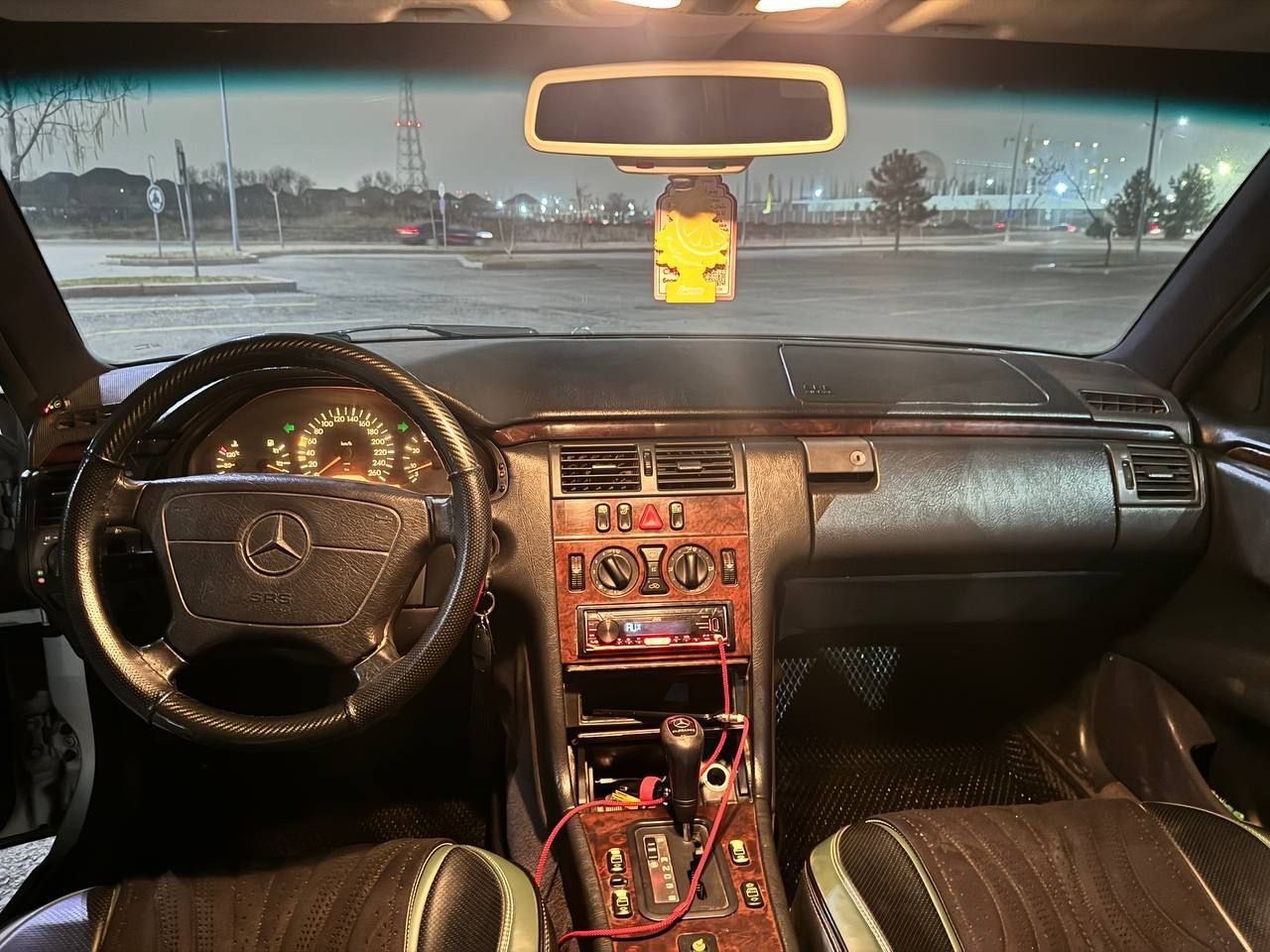 Мерседес  E 210  продается