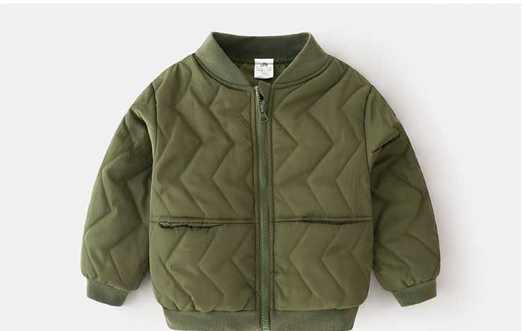 Куртка на мальчика новая.