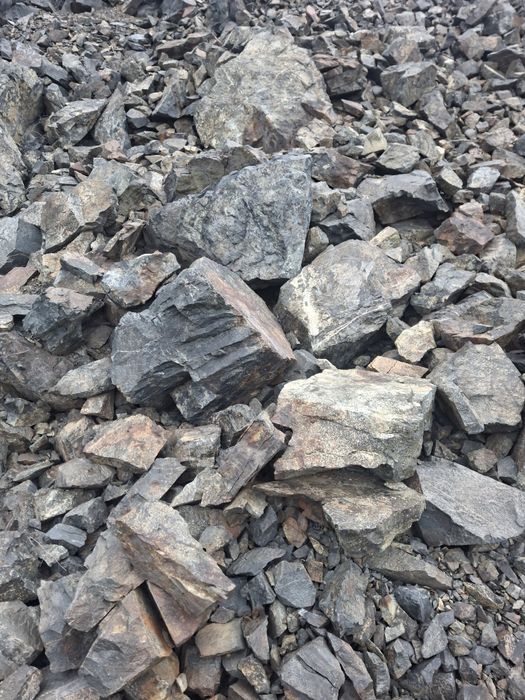 Бутовый камень под фундамент дамба,Дресва ,Пгс ,Щебень,Отсев Шахман