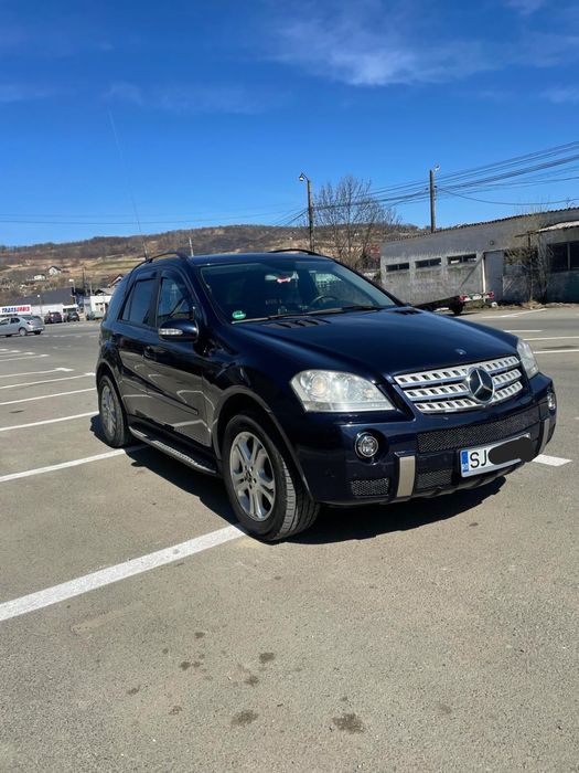 Vând Mercedes-Benz ML