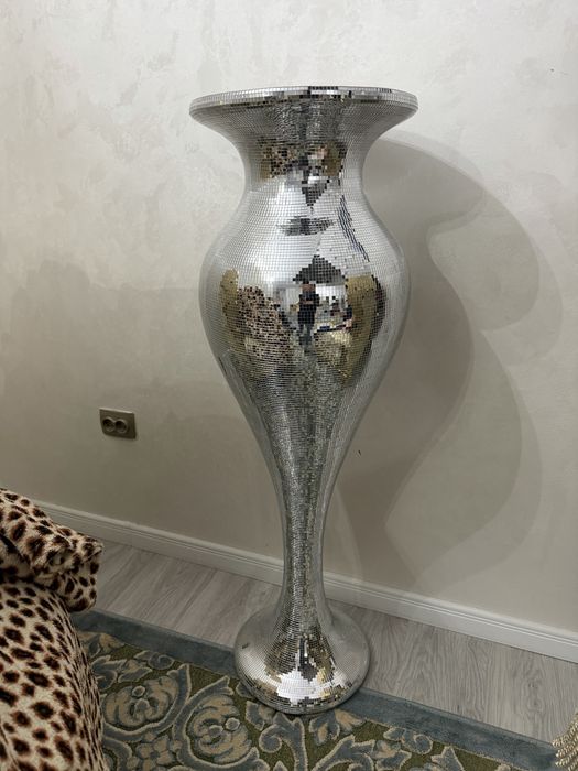 Декоративная ваза