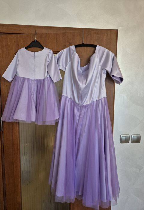 Продавам рокли мама и бебе в лилав цвят 
Размер мама М/Л
Размер бебе 8